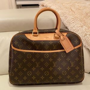 Louis Vuitton Deauville Monogram Bag